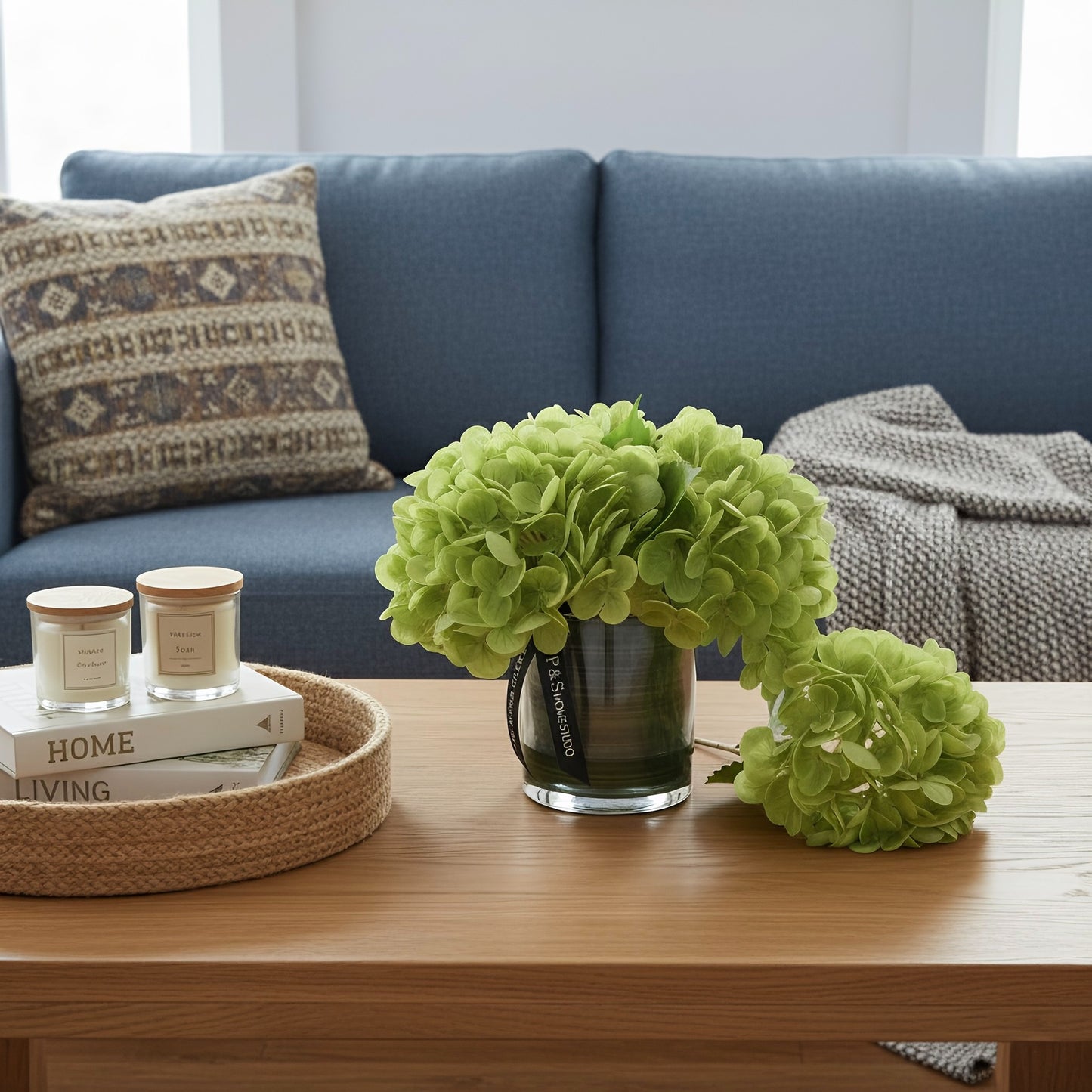 Real Touch Hydrangea Arrangements Permanently set illusion Water in Glass Vase